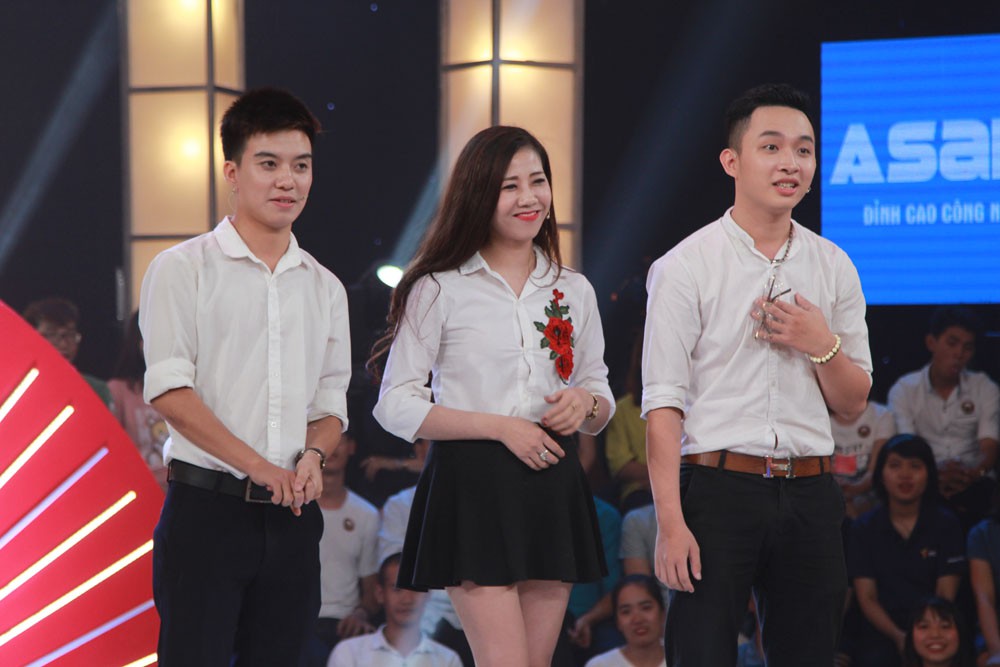 Thách thức danh hài: Anh chàng dự thi cùng người yêu mới của người yêu cũ khiến giám khảo rối não Thách thức danh hài: Anh chàng dự thi cùng người yêu mới của người yêu cũ khiến giám khảo rối não